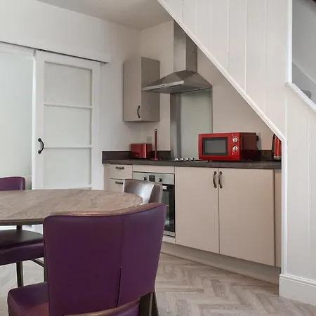 Holiday home Hyde Away - Uk50212