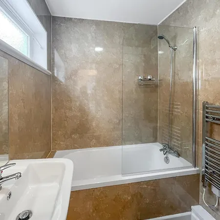 Hyde Away - Uk50212 Scarborough