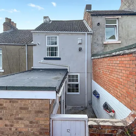 Hyde Away - Uk50212 *