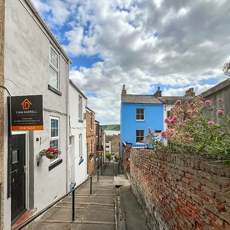 Hyde Away - Uk50212 * Scarborough